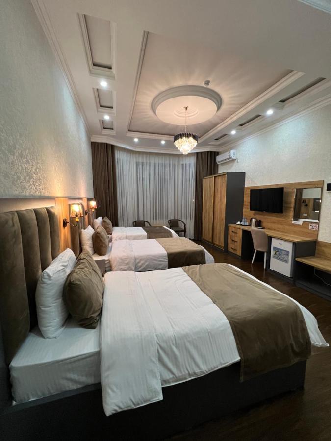 Hotel Sharq Dushanbe Esterno foto