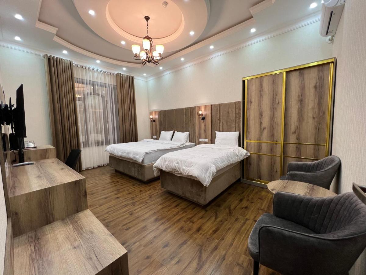 Hotel Sharq Dushanbe Esterno foto