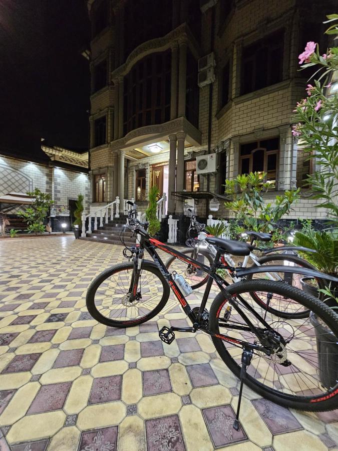 Hotel Sharq Dushanbe Esterno foto