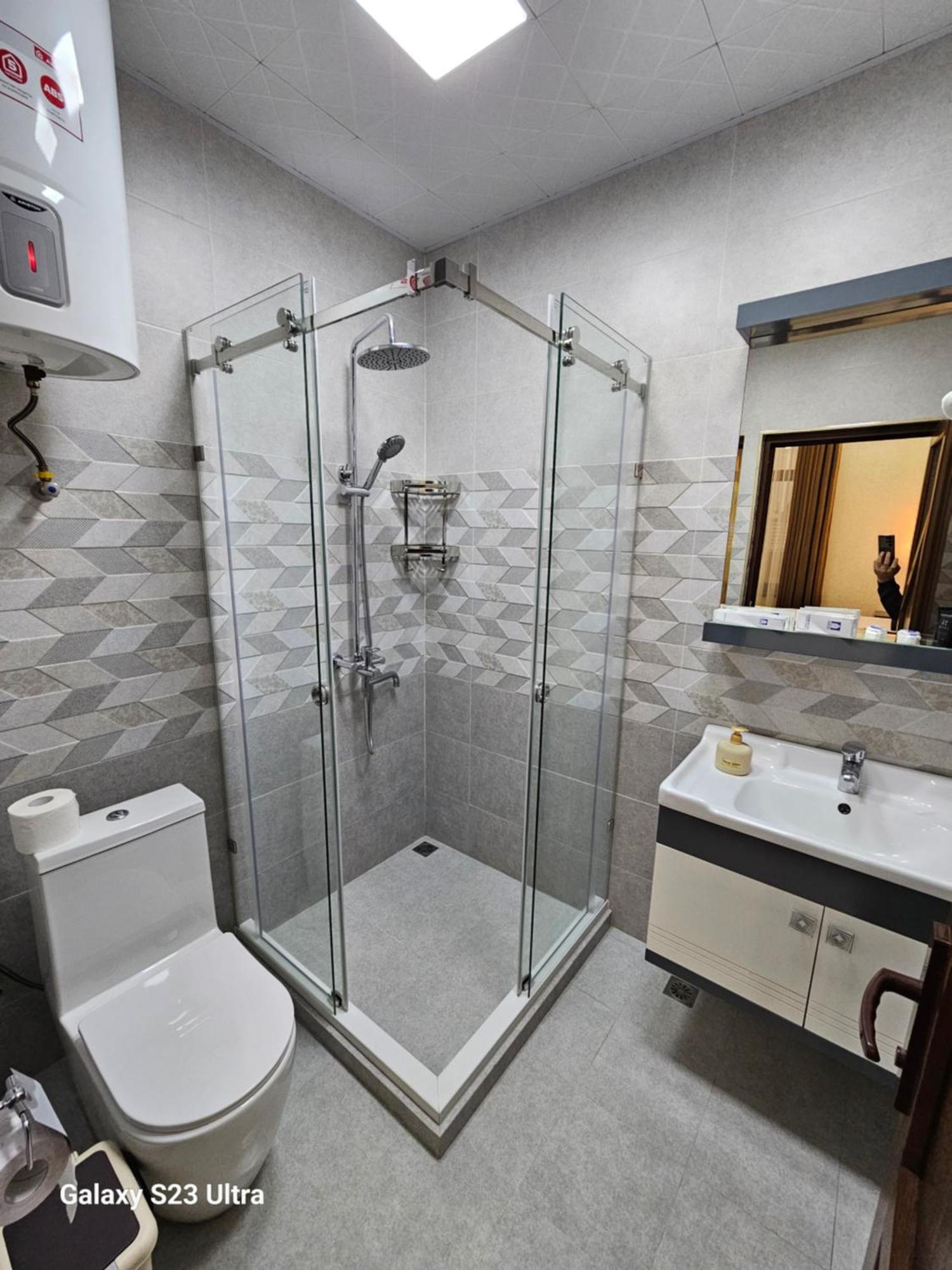 Hotel Sharq Dushanbe Esterno foto