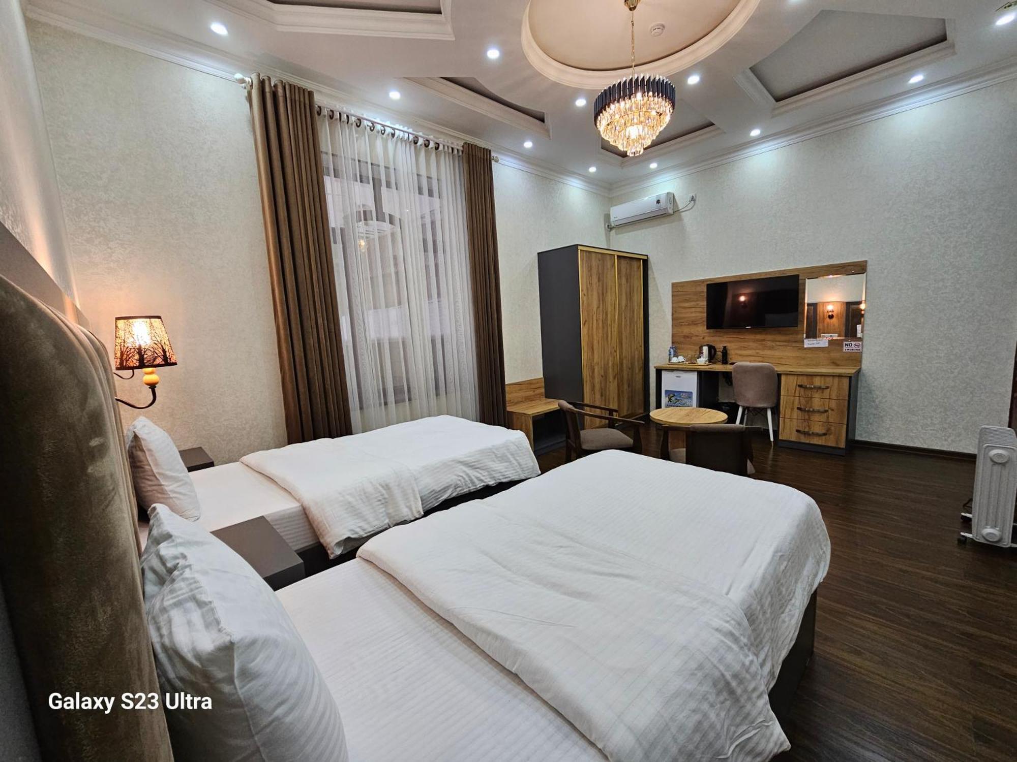 Hotel Sharq Dushanbe Esterno foto