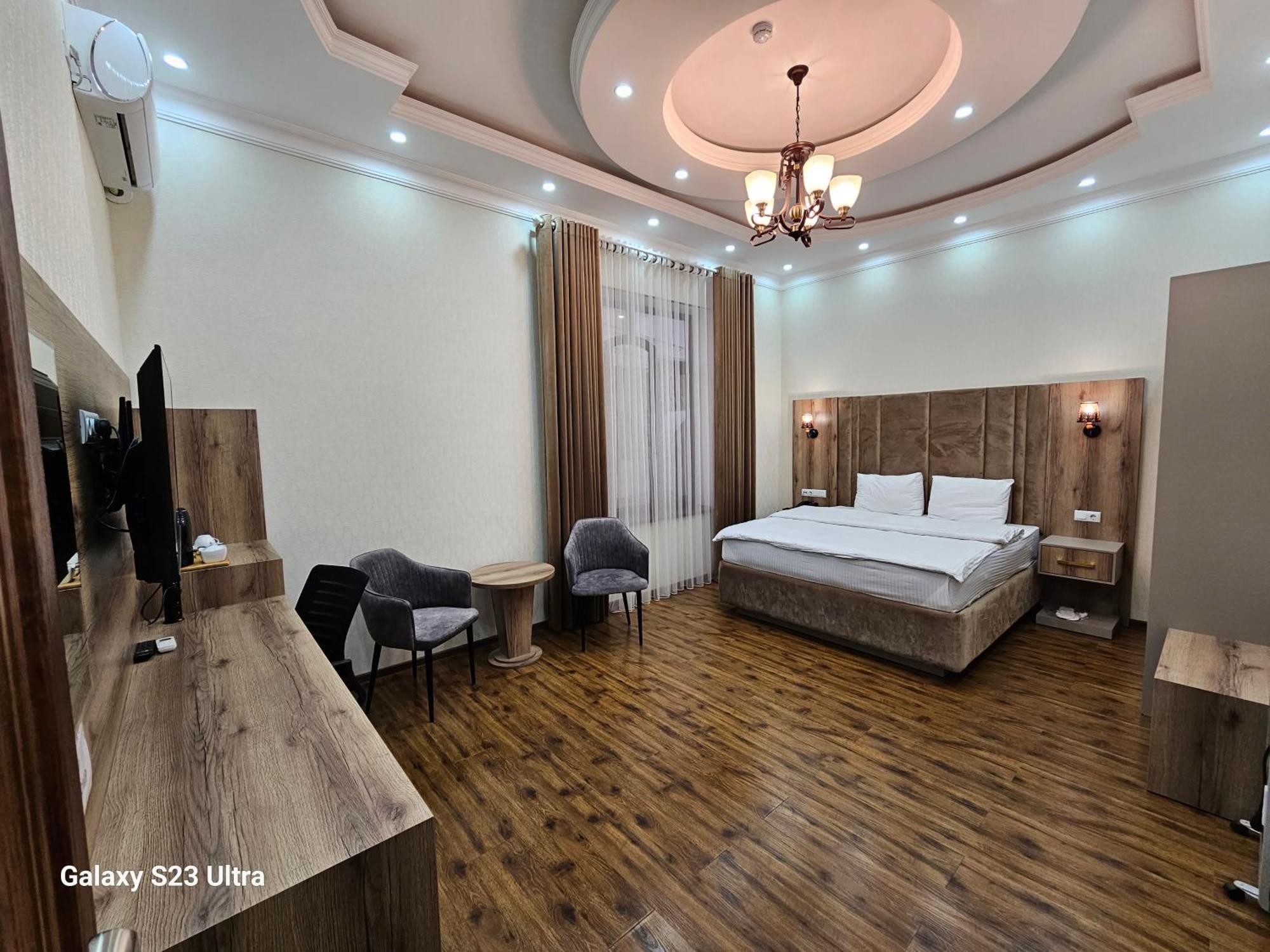 Hotel Sharq Dushanbe Esterno foto
