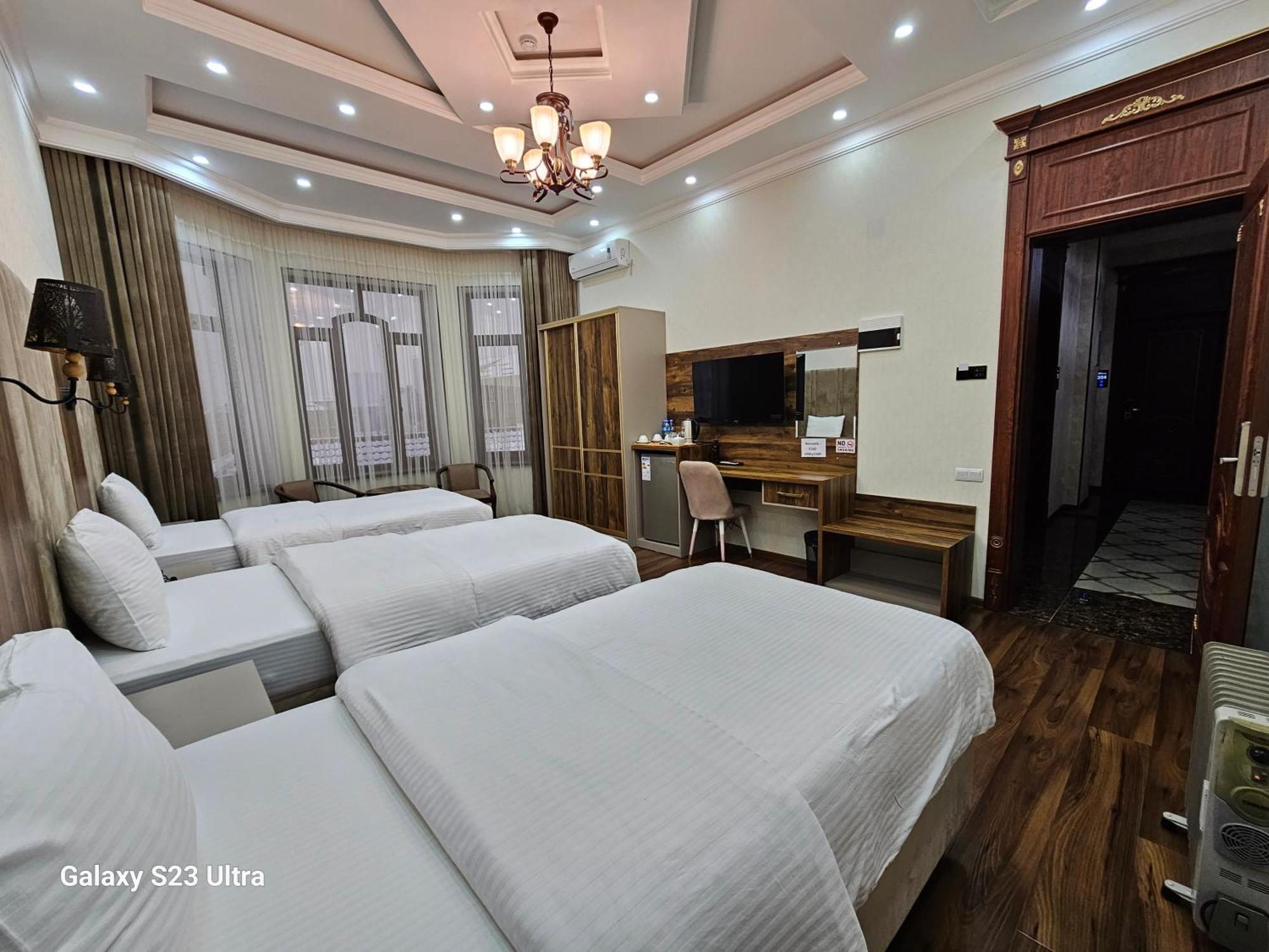 Hotel Sharq Dushanbe Esterno foto