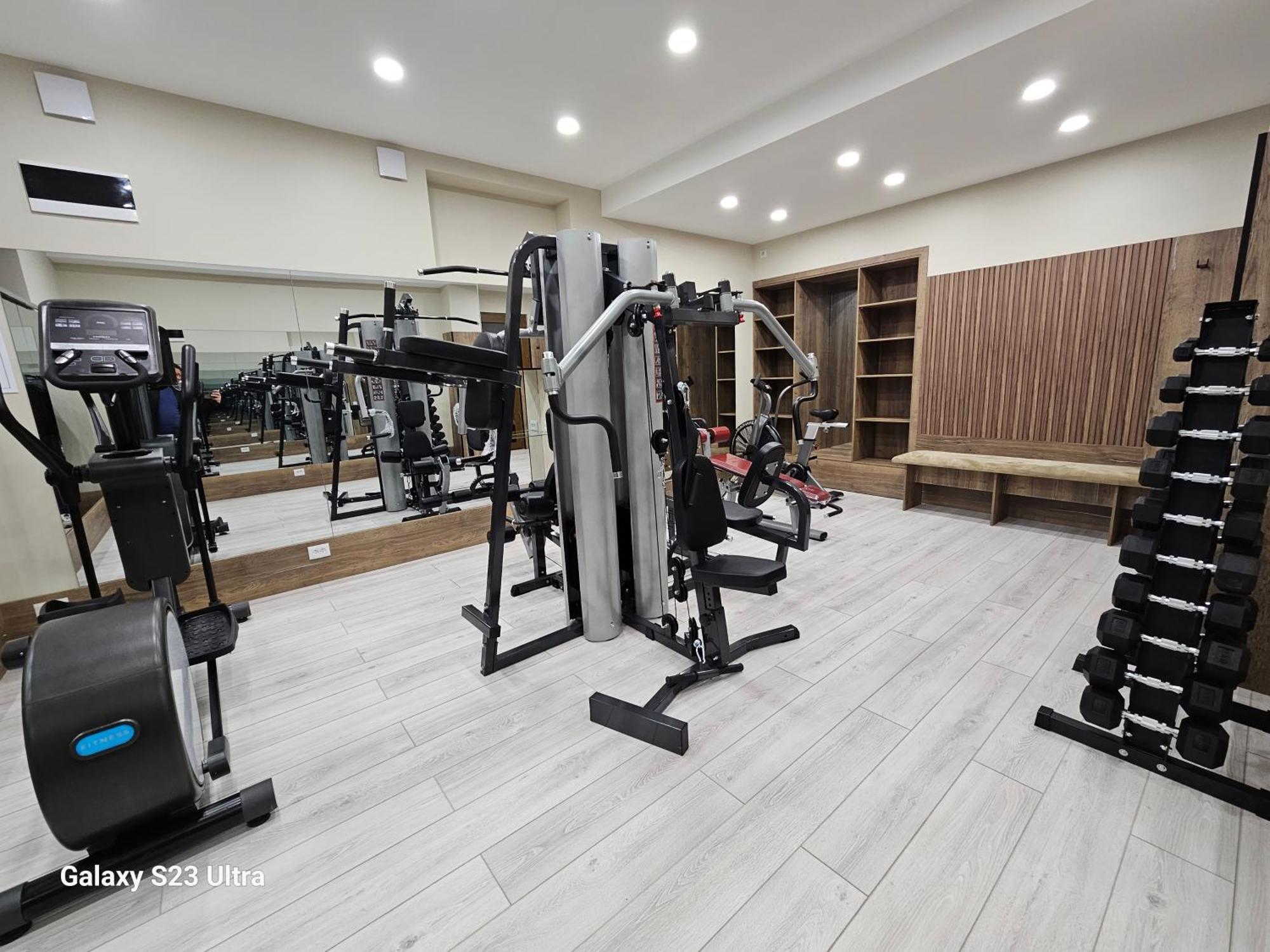 Hotel Sharq Dushanbe Esterno foto