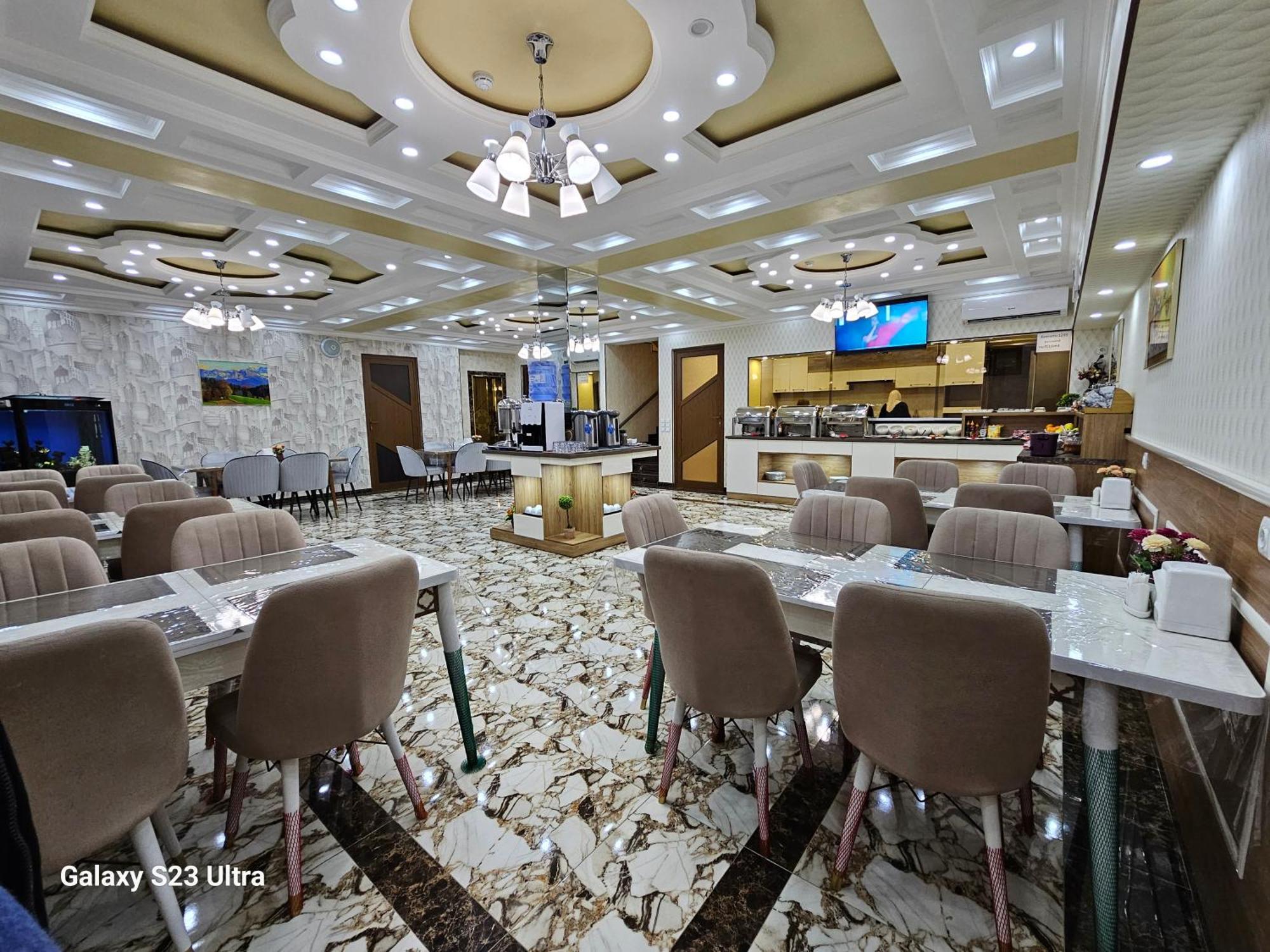 Hotel Sharq Dushanbe Esterno foto