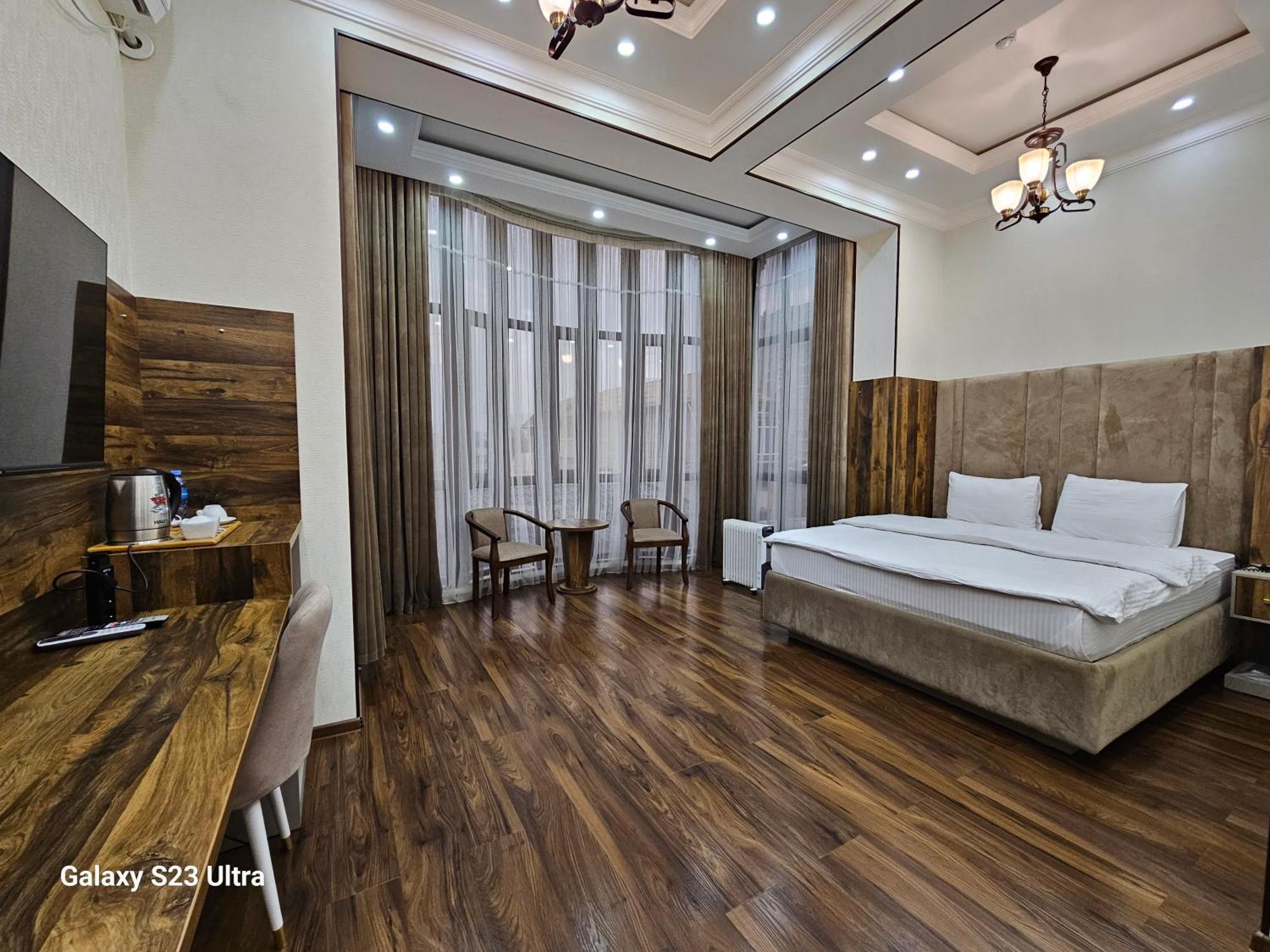 Hotel Sharq Dushanbe Esterno foto