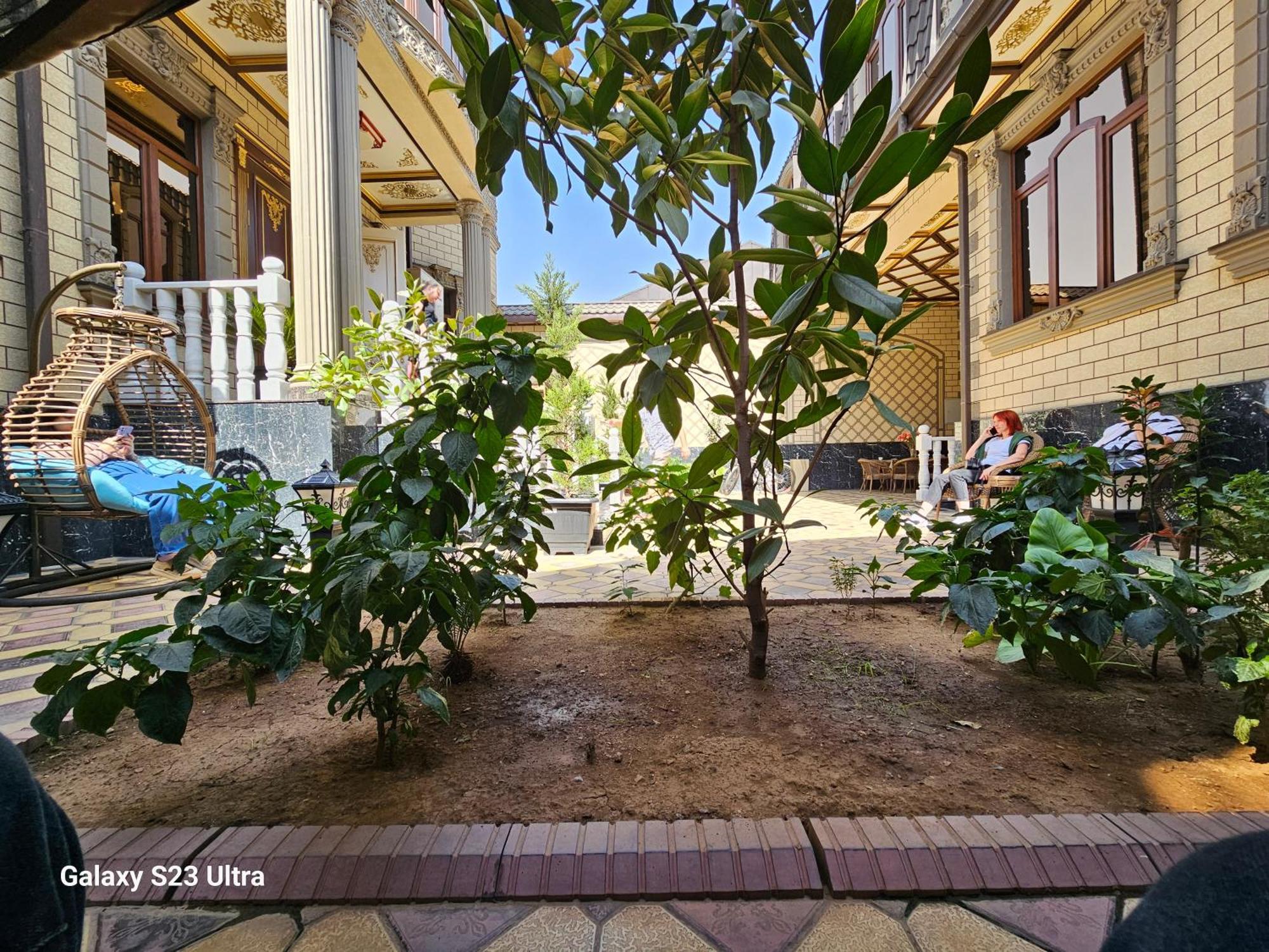 Hotel Sharq Dushanbe Esterno foto