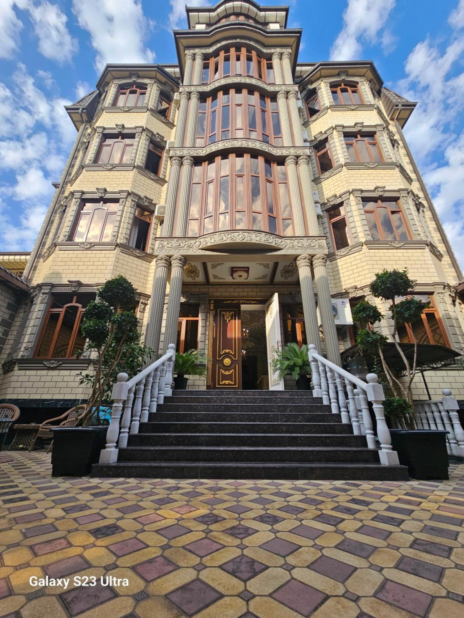Hotel Sharq Dushanbe Esterno foto