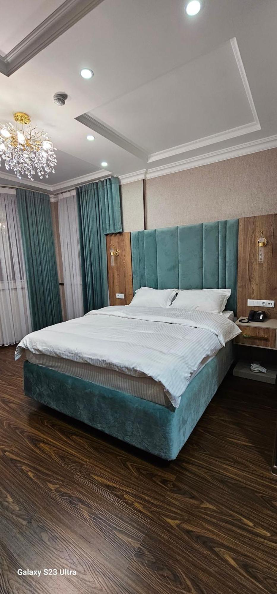 Hotel Sharq Dushanbe Esterno foto